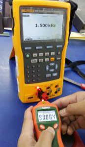 Verifying the RPM reading using a frequency of 1500 Hz which is equal to 90,000 rpm.