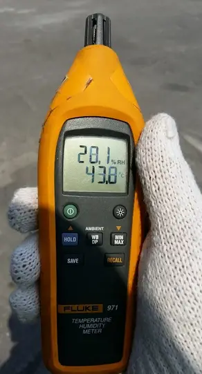 Temperature and Humidity displayed in Fluke 971